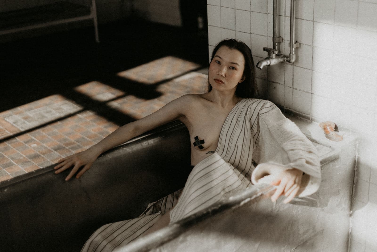 Ама — ныряльщица за жемчугом, кадр 22